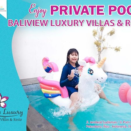 The Baliview Luxury Villas & Resto Pekanbaru Bagian luar foto