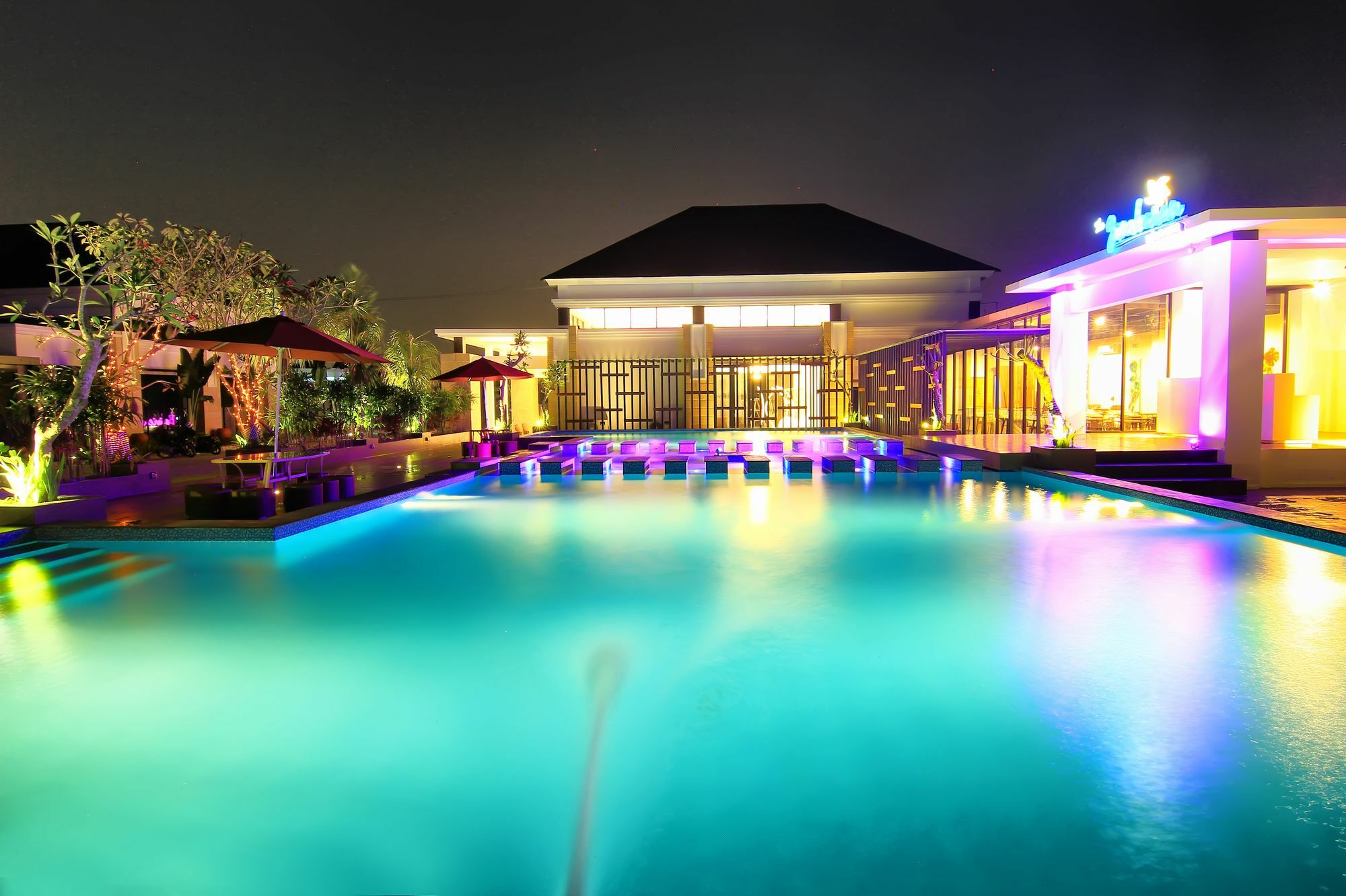 The Baliview Luxury Villas & Resto Pekanbaru Bagian luar foto