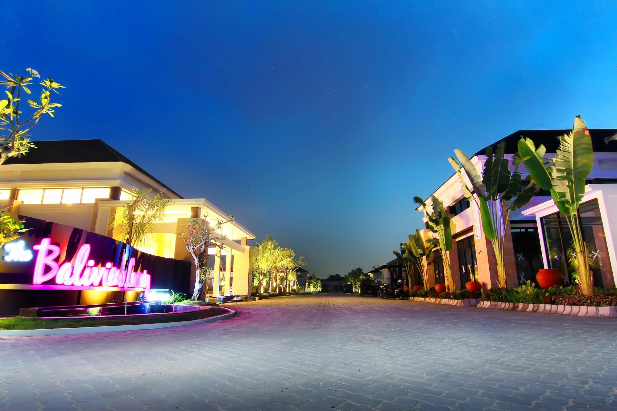 The Baliview Luxury Villas & Resto Pekanbaru Bagian luar foto
