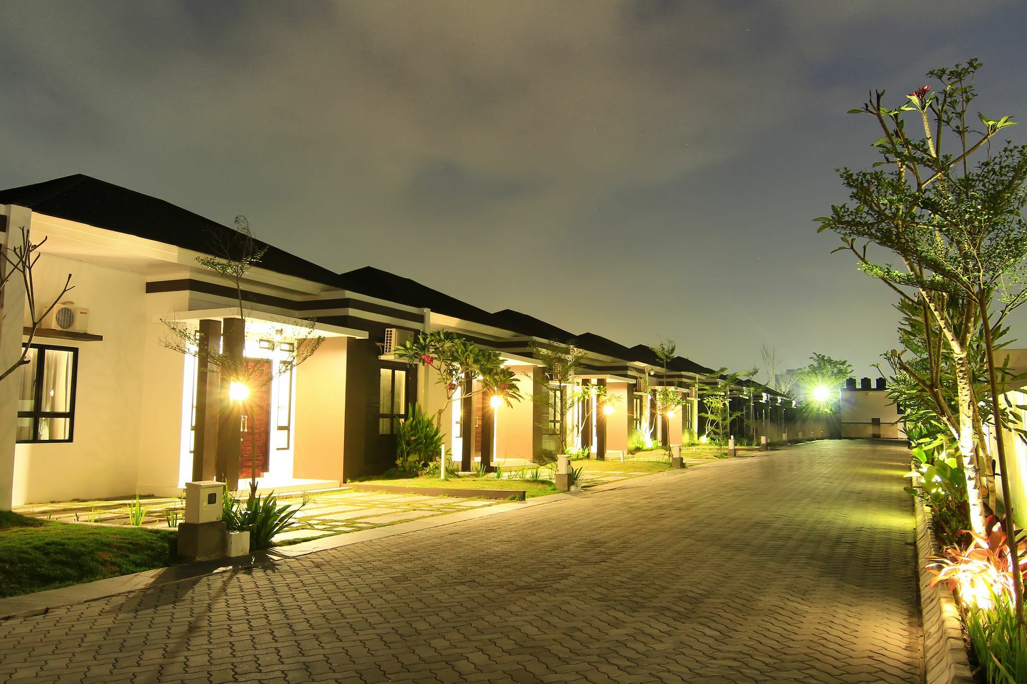 The Baliview Luxury Villas & Resto Pekanbaru Bagian luar foto